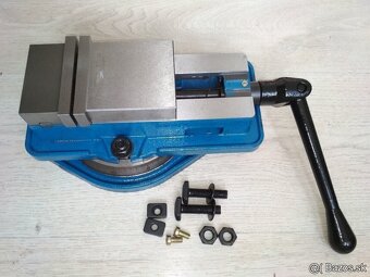 Strojný zverák 80mm otočný - 2