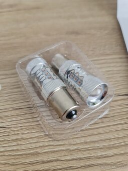 Predám Osram LED auto žiarovka BAU15s Canbus žltá - 2