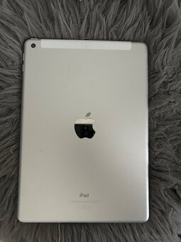 iPad 6. generácie (Wi-Fi + SIM, 128 GB) - 2