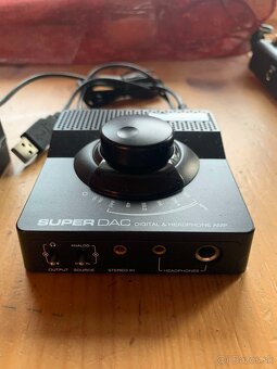 M-Audio Superdac sluchátkový zesilovač - 2