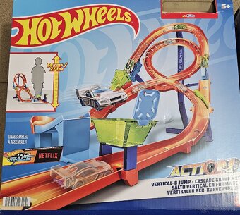 Autodráha Hotwheels a parkovací dom - 2