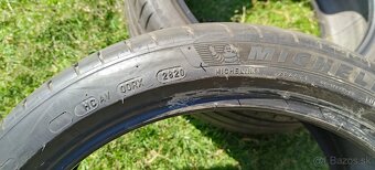 Letné pneu 235/40 R19 - 2