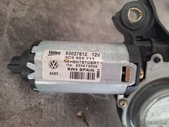 Predám na VW Passat b6 rôzne veci - 2