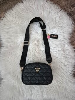 kabelka Guess crossbody. - 2