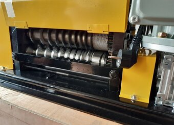 Lupačka páračka kablovej izolace 750W-370W / 230V 38mm - 2