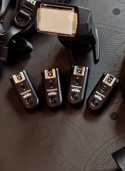 2xYongnuo Flash Head & 4x RF-603N Triggers - 2