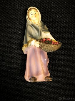 Figúrka do betlehema, žena z ovocím - 2