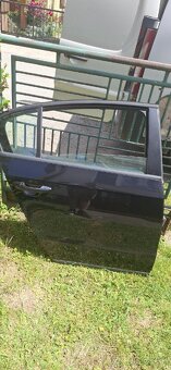 Zadné pravé dvere Volkswagen Passat B7 sedan - 2