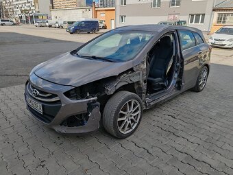 Rozpredám Hyundai i30CW 1.6 GDI 99kw 2013 - 2