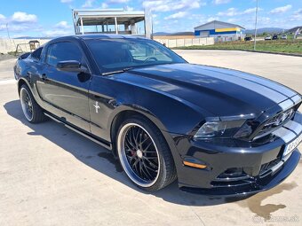 Ford mustang - 2