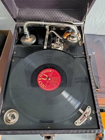 Starý gramofón - 2
