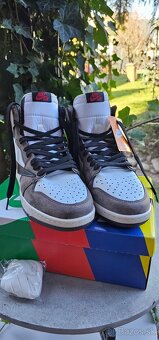 Nike Travis Scott x Air Jordan 1 Retro High OG - 2