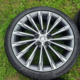 Alu kola Škoda Octavia 4 Karoq Superb VW TouranPassat R19 - 2