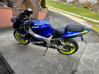 Suzuki gsxr 600 - 2