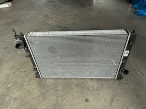 toyota corolla verso - vodný chladič je nový - 2