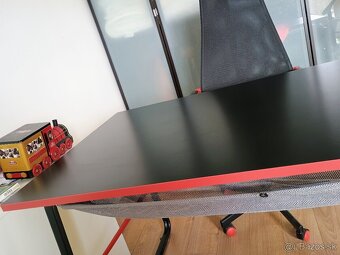 Ikea herný/pracovný stôl - nový - 2