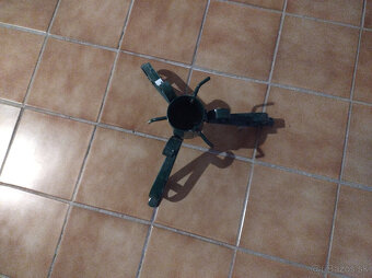 Podstavce pod vianočný stromček - 2