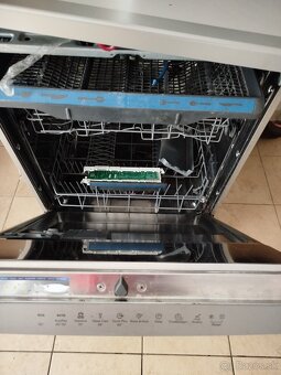 Predám umývačku riadu Electrolux - 2