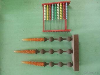 Drevený svietnik a počítadlo. - 2