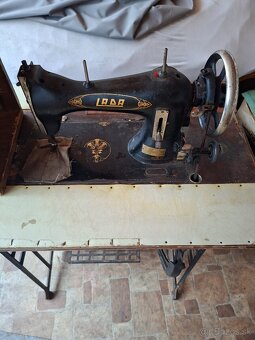 Šijací stroj - 2