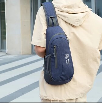 Unisex crossbody batoh modrý - 2