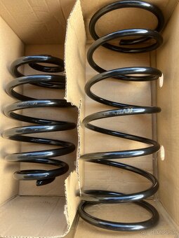 Sada pruzin KYB BMW E30 - 2