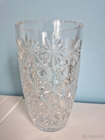 Vázy z brúseného skla - 2