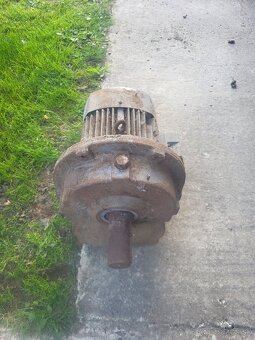 Motor z prevodovku - 2