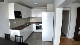 Od augusta: 3i byt so zariadením na Ružovom háji - 2