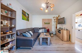 Na PREDAJ PREROBENÝ 3 IZB. BYT, M. BENKU, 72 M2, ,,STARÝ SEK - 2
