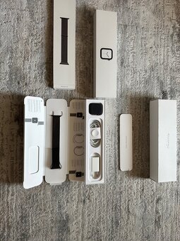 Apple Watch Series 4 44mm - 2