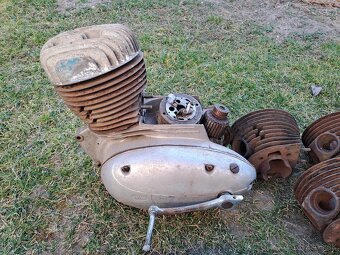 Motor jawa 250 559 panelka - 2