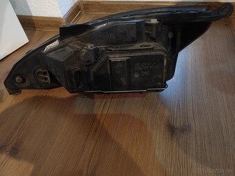 Ford focus 1 predné svetlo - 2