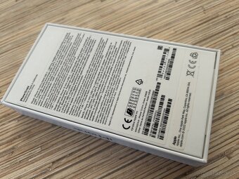 Krabicu na I Phone 13 mini - 2