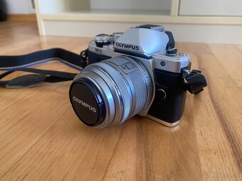 Olympus OM-D E-M10 Mark II - 2