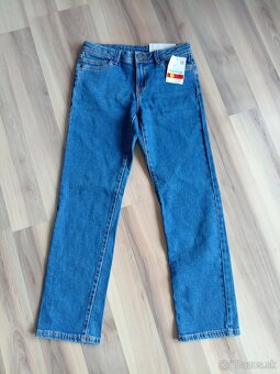 Nové rifle c&a 140/146 - 2