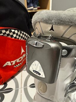 Lyžiarky ATOMIC - 2