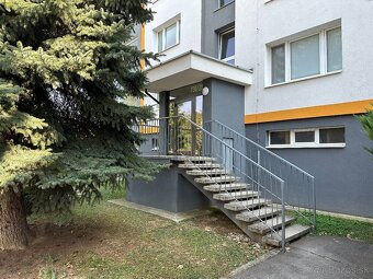 NA PREDAJ ZLACNENÝ 1-izb byt s lodžiou s ťarchou N. Dubnica - 2