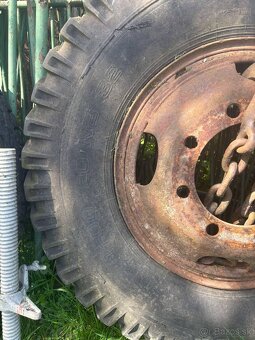 Gumy na traktor - 2