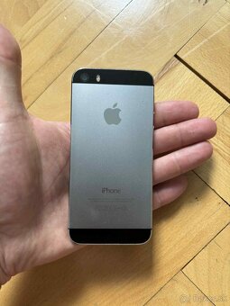 Apple iPhone 5s 16GB - 2