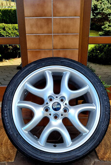 alu R19 5x120 orig. MINI Countryman, letné pneu 225/40 - 2