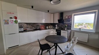 PRENÁJOM- Poprad 3-izbový byt centrum, 2 garáž.státia, balkó - 2