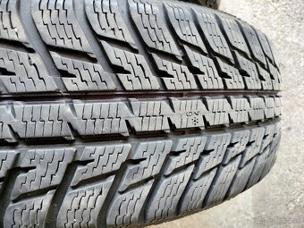 Nokian 215/65 R17 celoročné pneu - 2