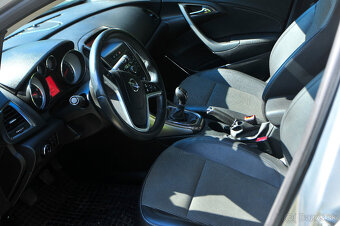 Predám Opel Astra J - 2
