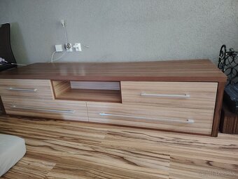 Skrinka pod TV - 2