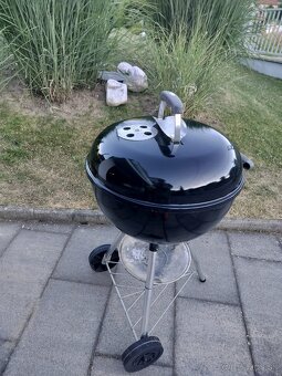 Gril na drevené uhlie Weber - 2