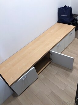 Skrinka pod tv - 2