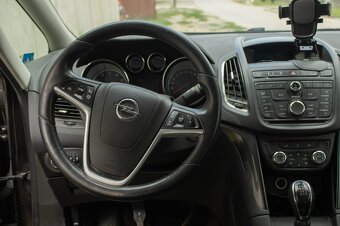Opel Zafira C 2015 LPG a benzín (ťažné, parkovacie senzory) - 2