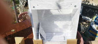 Predam umyvadlo zo skrinkou - 2