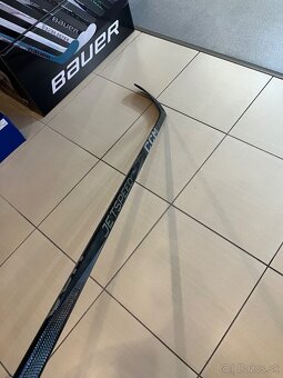Predám hokejku značky ccm Ft 7 pro - 2